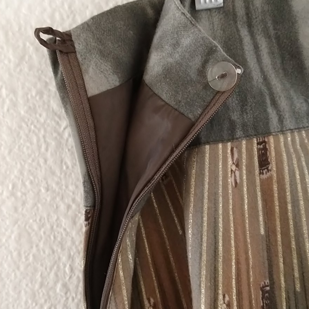 H&M Skirt sage green with Gold accents sz 4 - Picture 7 of 10